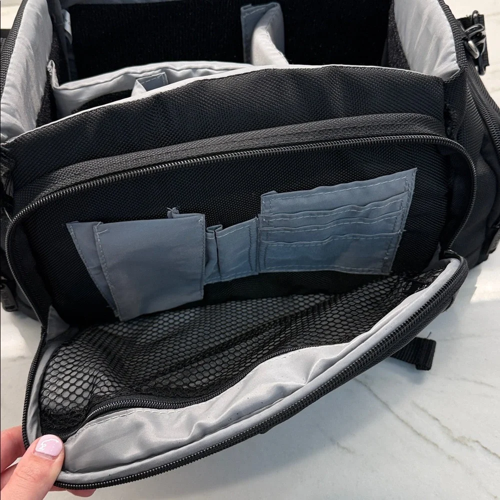 Nikon SC-B2 Digital SLR Camera Bag Case With Strap